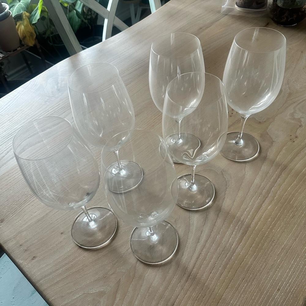 6 Riedel Bordeaux style wine glasses